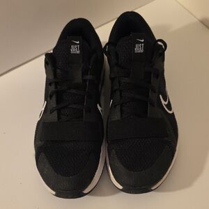 Nike Women's Black and White Sneakers